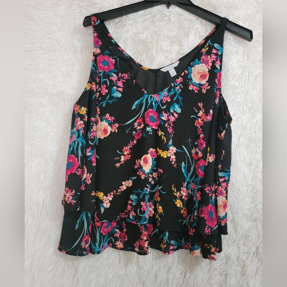 Sweet Heart V Neck Blouse Floral Layered Sleeveless Blouse - Black and Pink XL - Picture 2 of 14